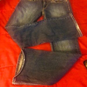 Levi’s 524 jeans